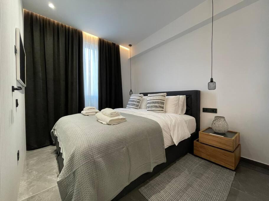 Milos 513 Plaka - Monastiraki By Superhost Hub เอเธนส์ ภายนอก รูปภาพ