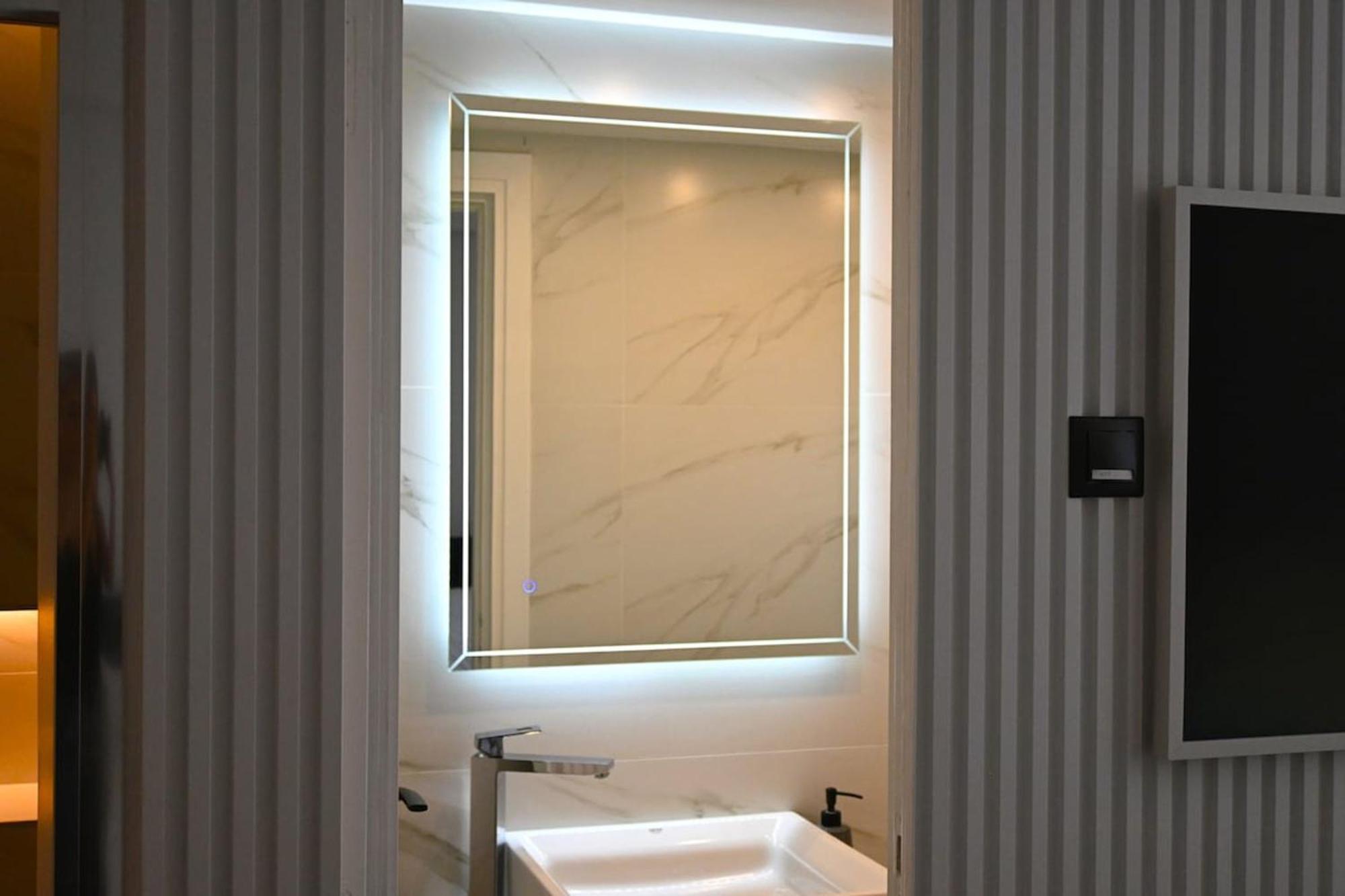 Milos 513 Plaka - Monastiraki By Superhost Hub เอเธนส์ ภายนอก รูปภาพ