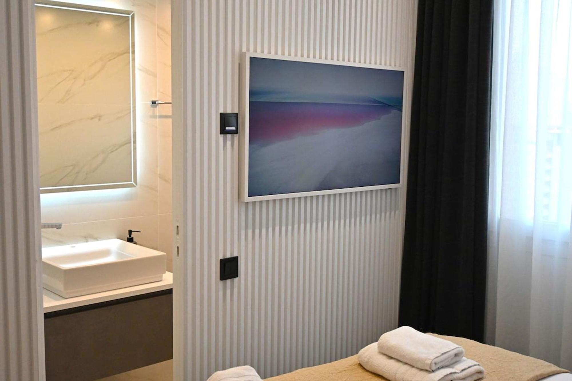 Milos 513 Plaka - Monastiraki By Superhost Hub เอเธนส์ ภายนอก รูปภาพ